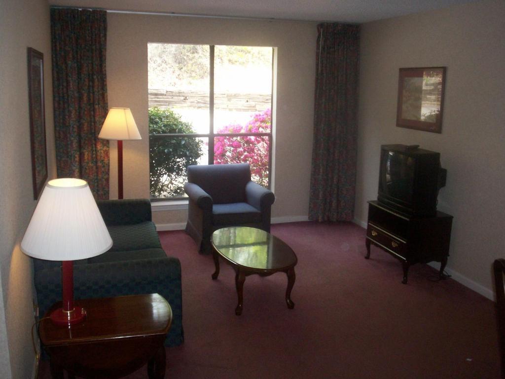 Rime Garden Inn & Suites Irondale Rum bild